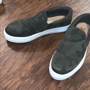 camp green platform slip-on shoes